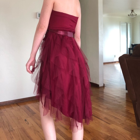 High-Low Ruffle dress - Picture 3 of 7